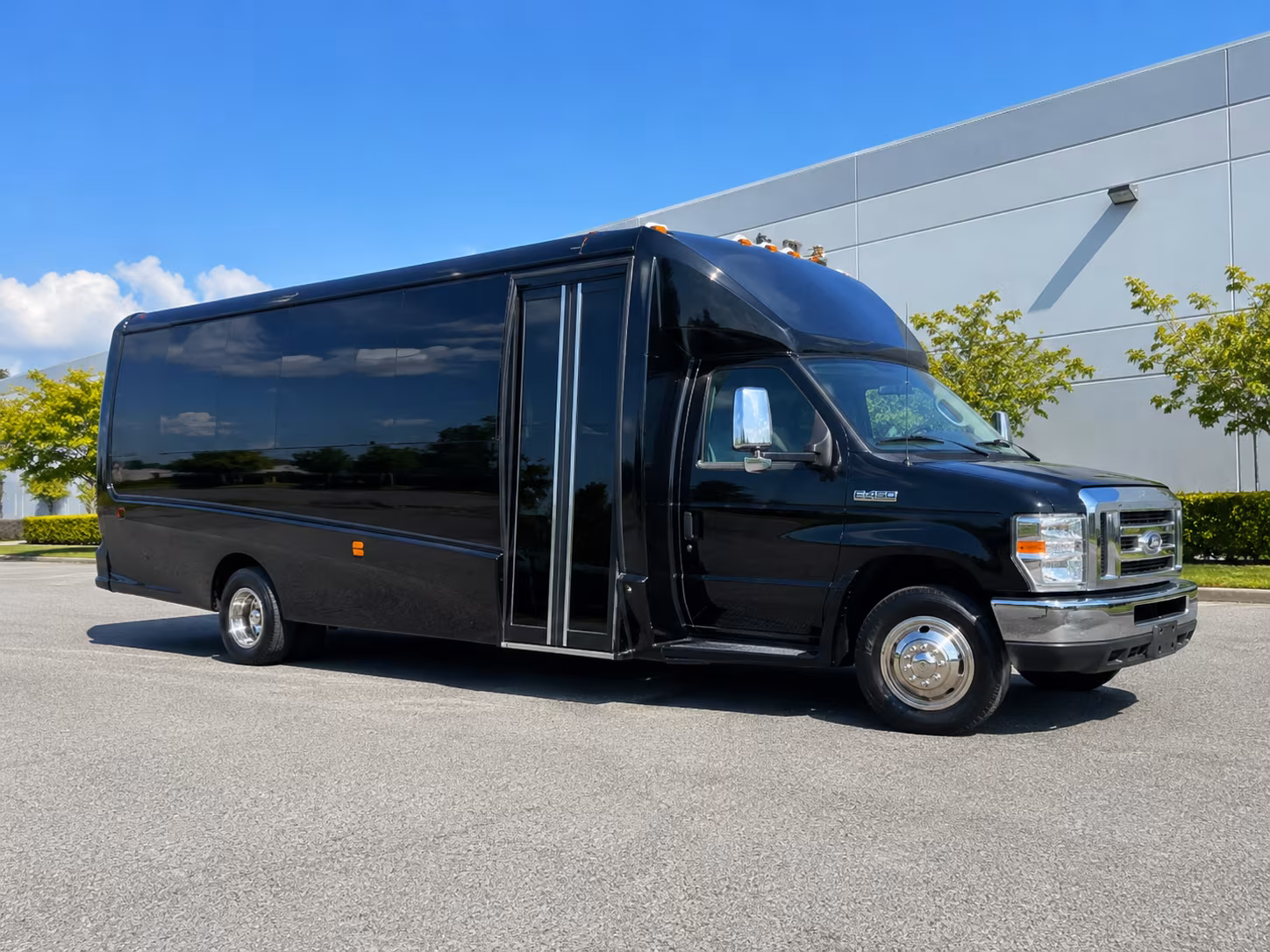 newport news bus rentals