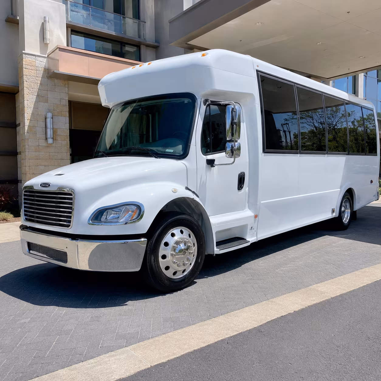 newport news comfortable charter buses for government military personnel