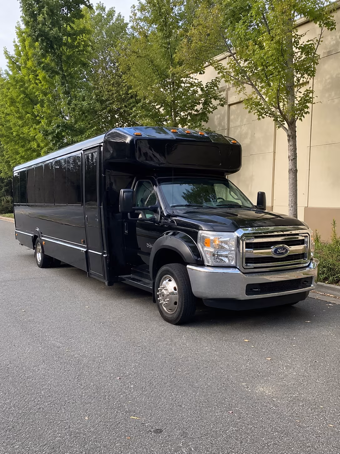 roanoke concert bus rentals for groups and fans
