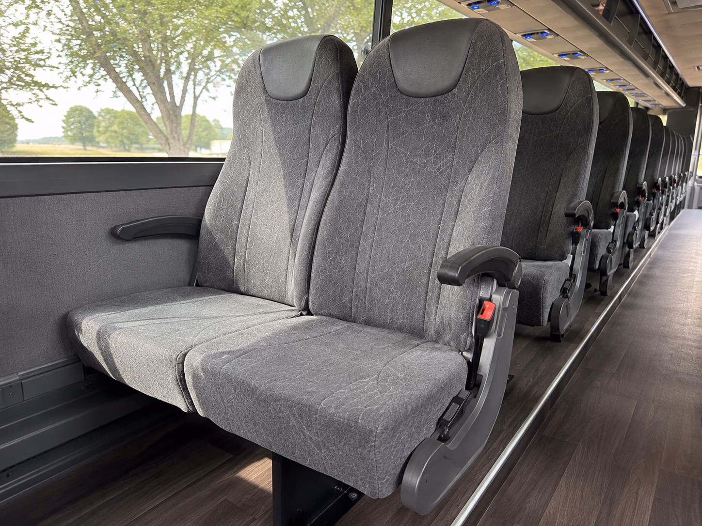 shuttle service between blacksburg and roanoke blacksburg regional airport