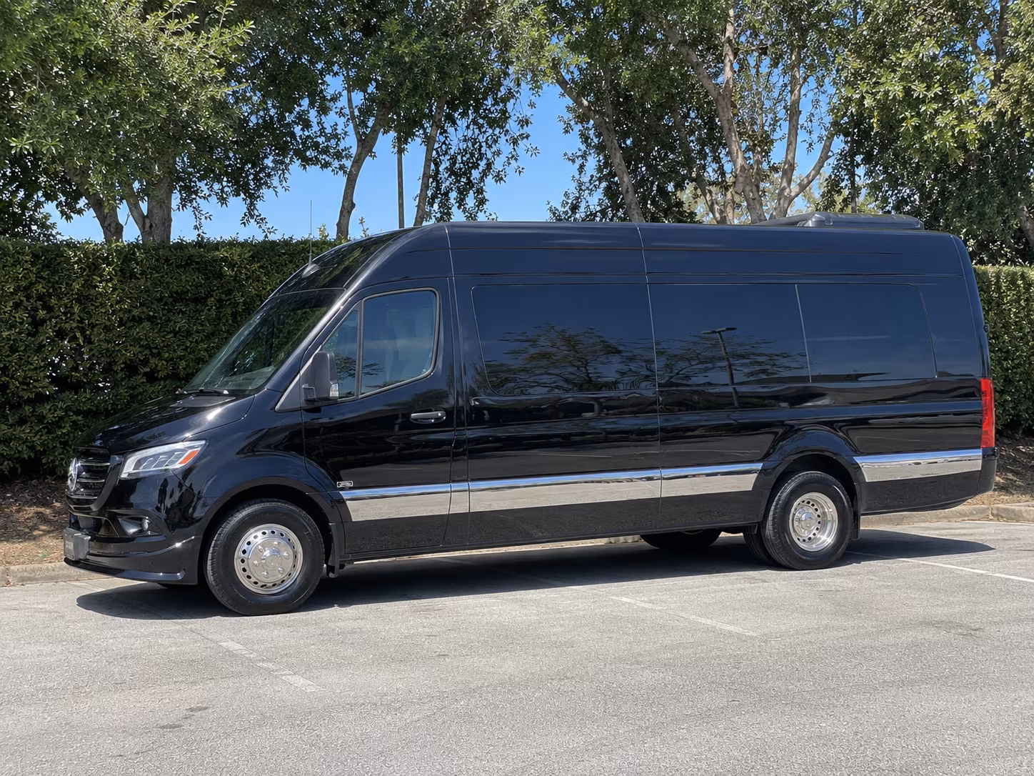 virginia beach get the whole group to the dance with virginia beach prom transportation